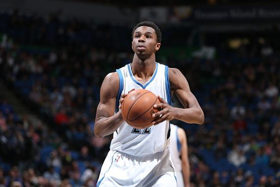 践行三亿人上冰雪 “冰超”联赛火爆进行中冰超联赛冰雪体育（助力三亿人上冰雪，冰超联赛火热进行中）