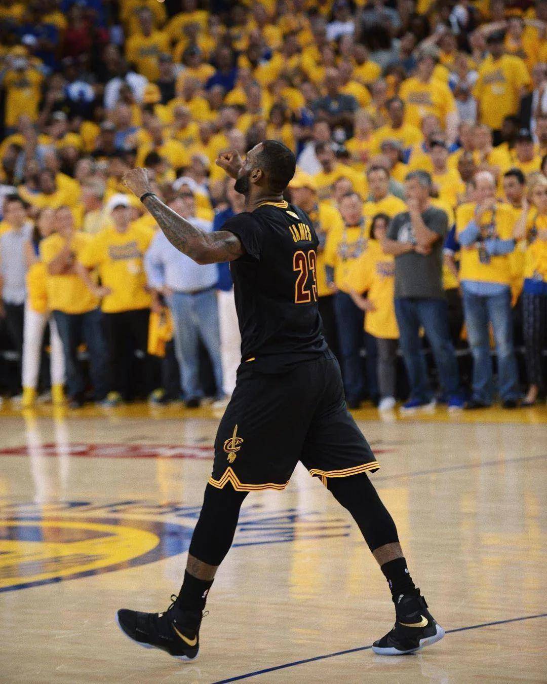 已经很努力了！火箭锋线新星确实是没有办法防住快船绝对核心？（拼尽全力，火箭锋线新星仍难限制快船当家核心？）