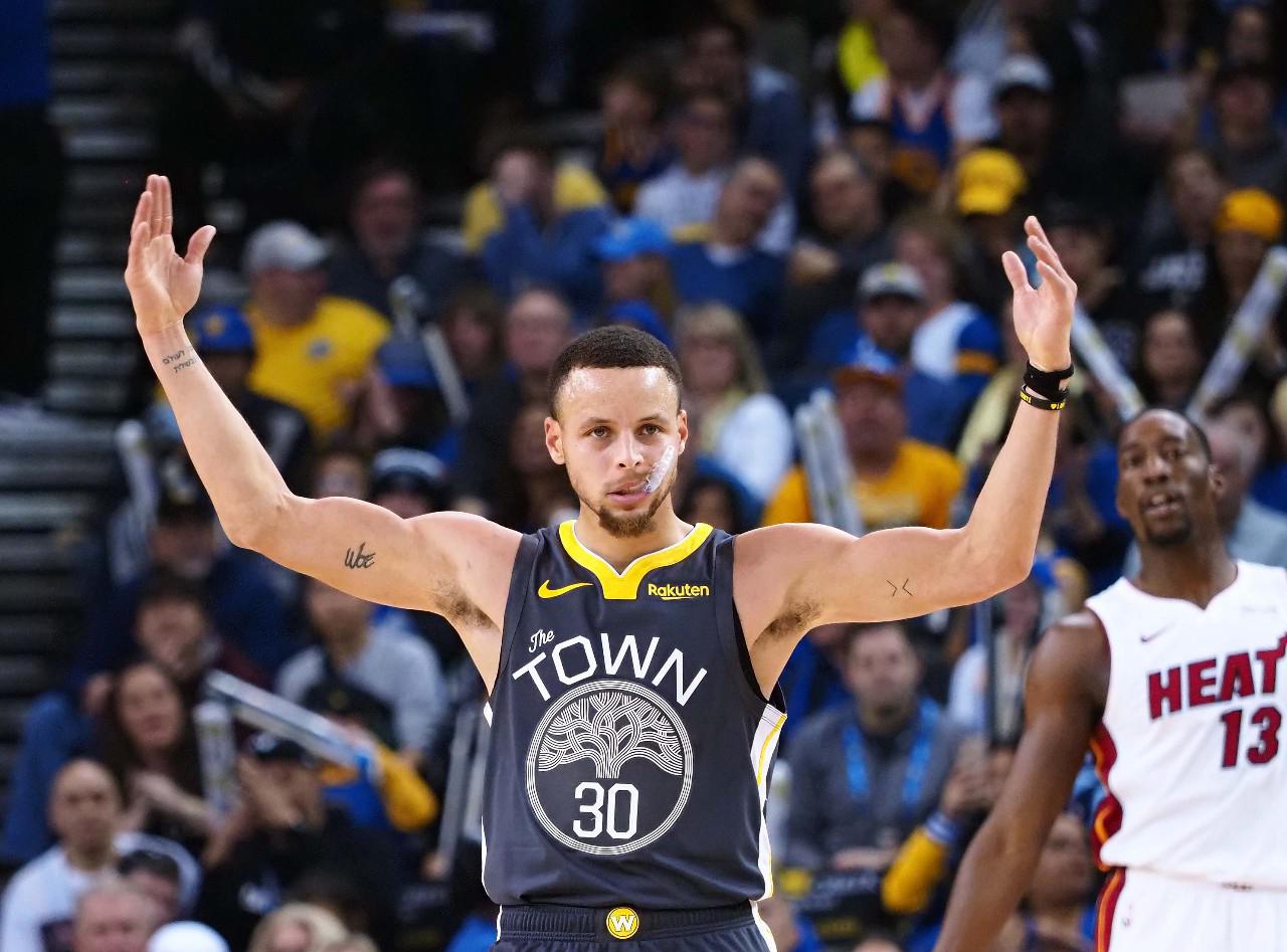 法国队11月大名单：姆巴佩领衔，坎特、谢尔基在列（法国队11月名单出炉：姆巴佩领军，坎特与谢尔基入选）